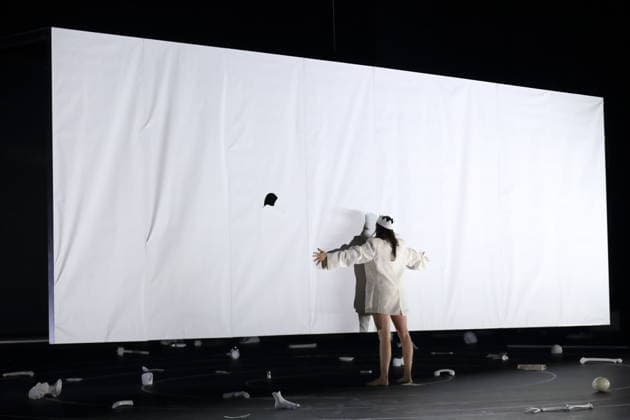 Constanze Becker während der Fotoprobe für Antigone im Berliner Ensemble in Berlin, 13. Januar 2026. Von Sophokles in der Übertragung von Friedrich Hölderlin. Regie Johan Simons. Bühne Johannes Schütz. Kostüme Kevin Pieterse. Premiere ist am 15. Januar 2026. Berliner Ensemble Antigone