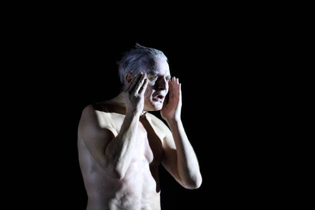 Jens Harzer während der Fotoprobe für Antigone im Berliner Ensemble in Berlin, 13. Januar 2026. Von Sophokles in der Übertragung von Friedrich Hölderlin. Regie Johan Simons. Bühne Johannes Schütz. Kostüme Kevin Pieterse. Premiere ist am 15. Januar 2026. Berliner Ensemble Antigone