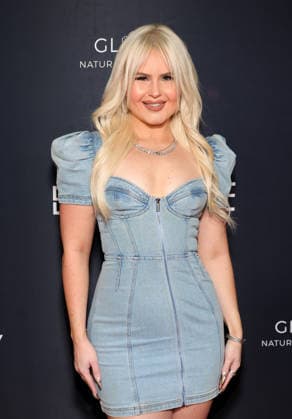 FilmHub & Siddhayatan Tirth productions present the Los Angeles red carpet premiere for the 4-Part docuseries Balance: A Perimenopause Journey at Pacific Design Centre Featuring: Ashlee Keating Where: Los Angeles, California, United States When: 13 Jan 2026 Credit: Faye s Vision Cover Images EDITORIAL USE ONLY. NOT FOR USE BY NEWSPAPERS BASED IN THE UK. Copyright: xx coverimg55381305