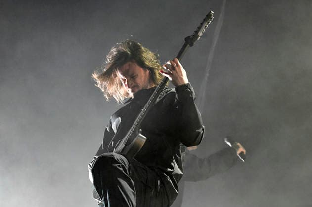 Adam Christianson von den Architects live bei einem Konzert in der Swiss Life Hall. Hannover, 13.01.202