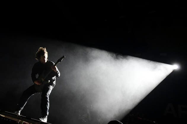 Adam Christianson von den Architects live bei einem Konzert in der Swiss Life Hall. Hannover, 13.01.202