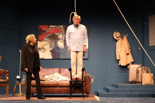Sie kennen sich seit mehr als 40 Jahren und stehen jetzt zum ersten Mal gemeinsam auf der Theaterbühne: Michaela May und Sigmar Solbach sind in Hamburg im Theaterstück Der Abschiedsbrief in der Komödie Winterhuder Fährhaus zu sehen. Im Oktober wird Sigmar Solbach 80 Jahre alt, im kommenden Jahr soll es mit dieser Komödie auf Tournee gehen, Fotoprobe am 14.1.2026 in Hamburg