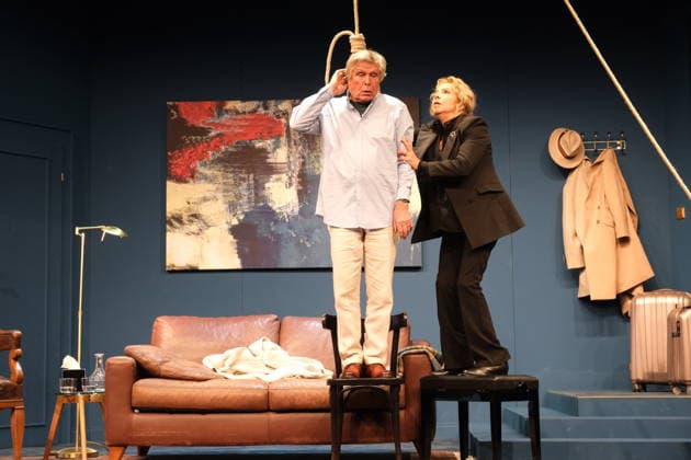 Sie kennen sich seit mehr als 40 Jahren und stehen jetzt zum ersten Mal gemeinsam auf der Theaterbühne: Michaela May und Sigmar Solbach sind in Hamburg im Theaterstück Der Abschiedsbrief in der Komödie Winterhuder Fährhaus zu sehen. Im Oktober wird Sigmar Solbach 80 Jahre alt, im kommenden Jahr soll es mit dieser Komödie auf Tournee gehen, Fotoprobe am 14.1.2026 in Hamburg