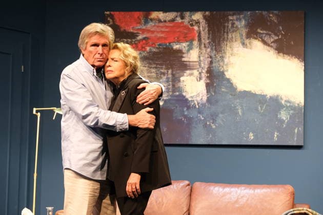 Sie kennen sich seit mehr als 40 Jahren und stehen jetzt zum ersten Mal gemeinsam auf der Theaterbühne: Michaela May und Sigmar Solbach sind in Hamburg im Theaterstück Der Abschiedsbrief in der Komödie Winterhuder Fährhaus zu sehen. Im Oktober wird Sigmar Solbach 80 Jahre alt, im kommenden Jahr soll es mit dieser Komödie auf Tournee gehen, Fotoprobe am 14.1.2026 in Hamburg