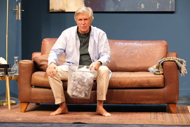 Sie kennen sich seit mehr als 40 Jahren und stehen jetzt zum ersten Mal gemeinsam auf der Theaterbühne: Michaela May und Sigmar Solbach sind in Hamburg im Theaterstück Der Abschiedsbrief in der Komödie Winterhuder Fährhaus zu sehen. Im Oktober wird Sigmar Solbach 80 Jahre alt, im kommenden Jahr soll es mit dieser Komödie auf Tournee gehen, Fotoprobe am 14.1.2026 in Hamburg