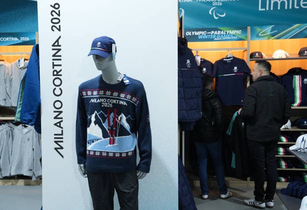 Milan, Megastore in Piazza Duomo for the Milan Cortina 2026 Winter Olympics and Paralympics, with the sale of gadgets and clothing and advertising - Milan Cortina 2026 Winter Olympic Games  Copyright: xDuilioxPiaggesix xipa-agency.netx xDuilioxPiaggesix IPA_Agency_IPA70053784