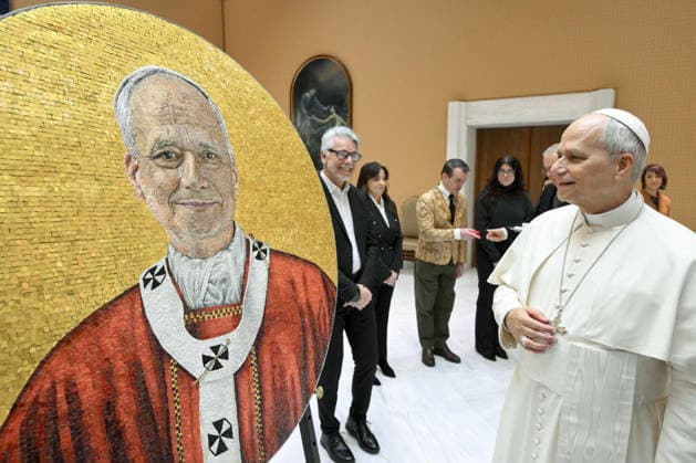 Mosaic Portrait of Pope Leo XIV for St. Paul Outside the Walls Basilica - Vatican In keeping with tradition, the Vatican Mosaic Studio shows the mosaic portrait of Pope Leo XIV destined for the Basilica of St. Paul Outside the Walls (Rome) on January 14, 2026, Vatican. In accordance with the ancient tradition that accompanies the election of every Pope, just over eight months after the election of Pope Leo XIV, the Vatican Mosaic has completed the mosaic portrait destined for the Basilica of Saint Paul Outside the Walls in Rome. The mosaic roundel, with a diameter of 137 centimeters, was created using glass enamels and gold on a metal structure at the studio of the Fabric of Saint Peter. The work will be installed in the space next to the p  Copyright: xABACAx