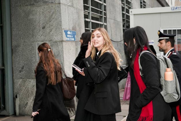 MILAN - Chiara Ferragni was acquitted in the trial over the pandoro and Easter egg case. Her emotional parents greeted her outside the courthouse. Pictured: Chiara Ferragni leaving the Milan courthouse. January 14  Copyright: xEmanuelexRobertoxDexCarlix xipa-agency.netx xipa-agency.netx xx IPA_Agency_IPA70060316