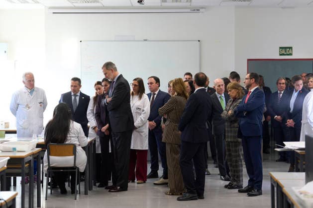 Spanish Royals Visit to the project Save the Photos UPV Recover the Memories King Felipe VI of Spain, Queen Letizia of Spain, Rosa Lerchundi, DIRCOM of Spanish Royal House, Marta Carazo, Chief of Queen Letizia™ Secretary visits to the project Save the Photos UPV Recover the Memories at University of Pais Valencia on January 14, 2026 in Valencia, Spain Photo by IMAGO MPG Valencia University of Pais Valencia Comunidad Valenciana Spain  Copyright: xMPGx