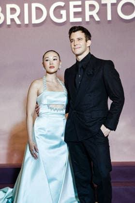 Yerin Ha et Luke Thompson au photocall de lavant première mondiale parisienne de la saison 4 Netflix de Bridgerton au Palais Brongniart à Paris, France, le 14 janvier 2026 Cyril Moreau Bestimage Netflix Bridgerton Season 4 Paris World Premiere at Palais Brongniart, in Paris, France, on January 14, 2026 Paris France  Copyright: xCYRILxMOREAUx xBESTIMAGExCYRILxMOREAUx xBESTIMAGEx
