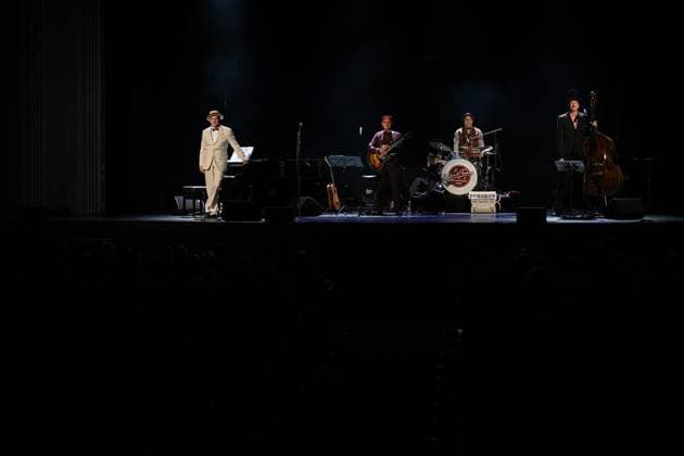 Konzert Ulrich Tukur und die Rhythmus Boys ** NUR FÜR REDAKTIONELLE ZWECKE ** EDITORIAL USE ONLY **<p>(v.l.) Ulrich Tukur, Ulrich Mayer, Kalle Mews und Günter Märtens, während eines Konzerts von Ulrich Tukur und die Rhythmus Boys, am 14. Januar 2025, in der Lichtburg in Essen. Deutschland NRW Essen Copyright: SocratesxTassos
