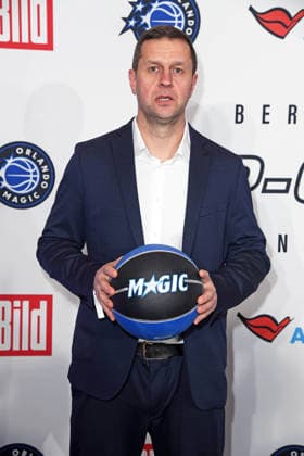 Alan Ibrahimagic (Basketball Coach, German Basketball Federation DBB) bei der Ankunft zum NBA TIP-OFF-DINNER im Axel Springer Hochhaus in Berlin am 14.01.2026