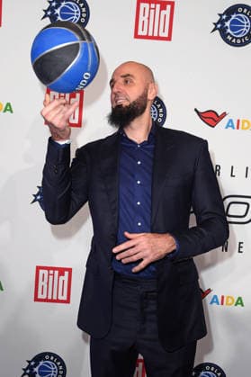 Marcin Gortat (NBA legend) bei der Ankunft zum NBA TIP-OFF-DINNER im Axel Springer Hochhaus in Berlin am 14.01.2026