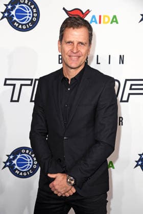 Oliver Bierhoff bei der Ankunft zum NBA TIP-OFF-DINNER im Axel Springer Hochhaus in Berlin am 14.01.2026