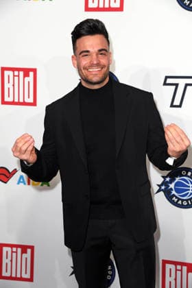 Stefano Zarrella bei der Ankunft zum NBA TIP-OFF-DINNER im Axel Springer Hochhaus in Berlin am 14.01.2026