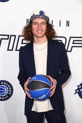 Zac Ryan aka Zac XCVIII bei der Ankunft zum NBA TIP-OFF-DINNER im Axel Springer Hochhaus in Berlin am 14.01.2026