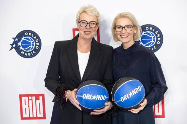 NBA Tip-Off Dinner Axel Springer BILD-Chefredakteurin Marion Horn und Tanja May - Deutsche Boulevard-Journalistin. Sie war stellvertretende Chefredakteurin der Zeitschrift Bunte und ist seit 1. Oktober 2021 Unterhaltungschefin und stellvertretende Chefredakteurin von Bild Tip - off Dinner Der Axel Springer Verlag lädt anläßlich des NBA Spiels am 15.01. zu einem Dinner ins Verlagshaus in Berlin Copyright: xEventpressxFuhrx
