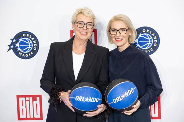 NBA Tip-Off Dinner Axel Springer BILD-Chefredakteurin Marion Horn und Tanja May - Deutsche Boulevard-Journalistin. Sie war stellvertretende Chefredakteurin der Zeitschrift Bunte und ist seit 1. Oktober 2021 Unterhaltungschefin und stellvertretende Chefredakteurin von Bild Tip - off Dinner Der Axel Springer Verlag lädt anläßlich des NBA Spiels am 15.01. zu einem Dinner ins Verlagshaus in Berlin Copyright: xEventpressxFuhrx