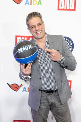 NBA Tip-Off Dinner Axel Springer Carsten Spengemann Tip - off Dinner Der Axel Springer Verlag lädt anläßlich des NBA Spiels am 15.01. zu einem Dinner ins Verlagshaus in Berlin Copyright: xEventpressxFuhrx