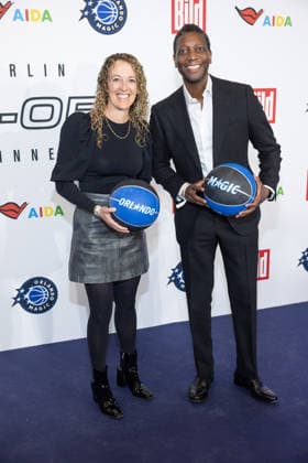 NBA Tip-Off Dinner Axel Springer Amy Brooks ist Präsidentin für globale Geschäftsentwicklung der NBA und Begleitung Tip - off Dinner Der Axel Springer Verlag lädt anläßlich des NBA Spiels am 15.01. zu einem Dinner ins Verlagshaus in Berlin Copyright: xEventpressxFuhrx