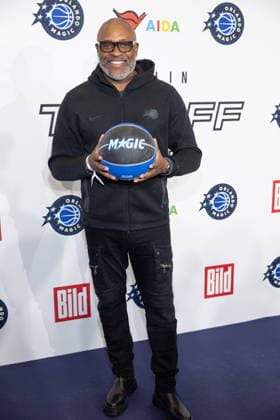 NBA Tip-Off Dinner Axel Springer Nick Anderson Tip - off Dinner Der Axel Springer Verlag lädt anläßlich des NBA Spiels am 15.01. zu einem Dinner ins Verlagshaus in Berlin Copyright: xEventpressxFuhrx