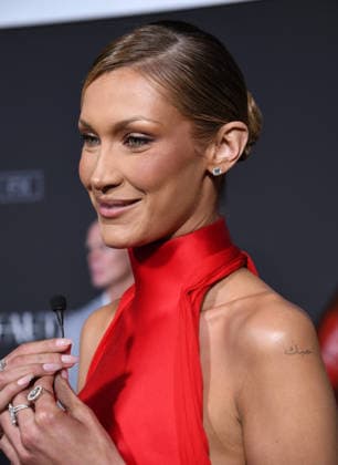 January 14, 2026, New York, Ny, United States: Bella Hadid attends FX s The Beauty Red Carpet Premiere. Held at MoMA The Museum of Modern Art in New York. Zuma Press January 14, 2026. New York United States - ZUMAp281 20260114_zea_p281_030 Copyright: xPhotoxImagexPressx