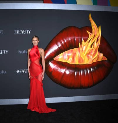 January 14, 2026, New York, Ny, United States: Bella Hadid attends FX s The Beauty Red Carpet Premiere. Held at MoMA The Museum of Modern Art in New York. Zuma Press January 14, 2026. New York United States - ZUMAp281 20260114_zea_p281_033 Copyright: xPhotoxImagexPressx