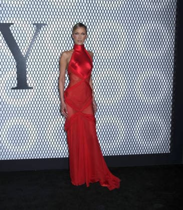 January 14, 2026, New York, Ny, United States: Bella Hadid attends FX s The Beauty Red Carpet Premiere. Held at MoMA The Museum of Modern Art in New York. Zuma Press January 14, 2026. New York United States - ZUMAp281 20260114_zea_p281_052 Copyright: xPhotoxImagexPressx