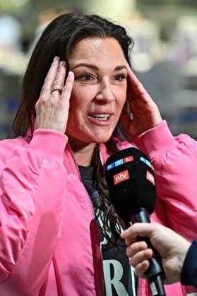 RTL - Dschungelcamp 2026. Simone Ballack anläßlich der Abreise der Kandidaten der RTL - Sendung Ich bin ein Star - holt mich hier raus zum Dschungel-Camp 2026 in Australien am 15.01.2026 auf dem Flughafen Frankfurt Main. 20260115MWI098847