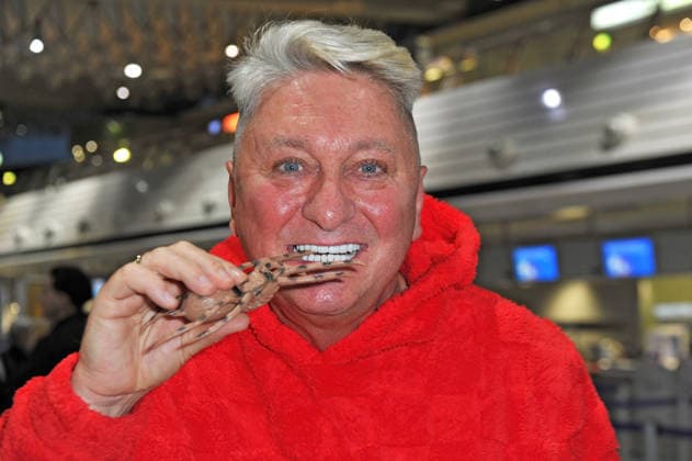 RTL - Dschungelcamp 2026. Hubert Fella anläßlich der Abreise der Kandidaten der RTL - Sendung Ich bin ein Star - holt mich hier raus zum Dschungel-Camp 2026 in Australien am 15.01.2026 auf dem Flughafen Frankfurt Main. 20260115MWI098326