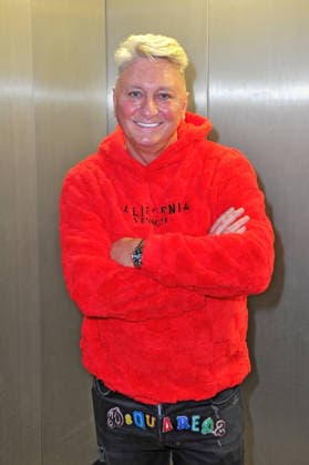 RTL - Dschungelcamp 2026. Hubert Fella anläßlich der Abreise der Kandidaten der RTL - Sendung Ich bin ein Star - holt mich hier raus zum Dschungel-Camp 2026 in Australien am 15.01.2026 auf dem Flughafen Frankfurt Main. 20260115MWI098337