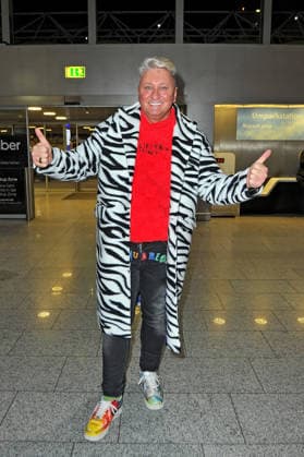 RTL - Dschungelcamp 2026. Hubert Fella anläßlich der Abreise der Kandidaten der RTL - Sendung Ich bin ein Star - holt mich hier raus zum Dschungel-Camp 2026 in Australien am 15.01.2026 auf dem Flughafen Frankfurt Main. 20260115MWI098377