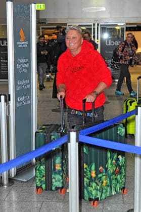 RTL - Dschungelcamp 2026. Hubert Fella anläßlich der Abreise der Kandidaten der RTL - Sendung Ich bin ein Star - holt mich hier raus zum Dschungel-Camp 2026 in Australien am 15.01.2026 auf dem Flughafen Frankfurt Main. 20260115MWI098380