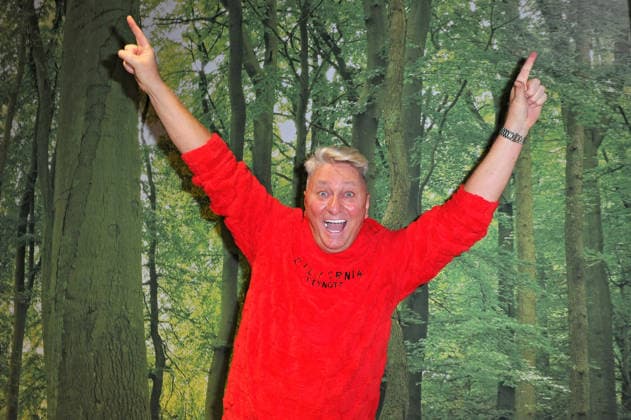 RTL - Dschungelcamp 2026. Hubert Fella anläßlich der Abreise der Kandidaten der RTL - Sendung Ich bin ein Star - holt mich hier raus zum Dschungel-Camp 2026 in Australien am 15.01.2026 auf dem Flughafen Frankfurt Main. 20260115MWI098395