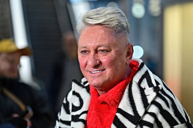 RTL - Dschungelcamp 2026. Hubert Fella anläßlich der Abreise der Kandidaten der RTL - Sendung Ich bin ein Star - holt mich hier raus zum Dschungel-Camp 2026 in Australien am 15.01.2026 auf dem Flughafen Frankfurt Main. 20260115MWI098492