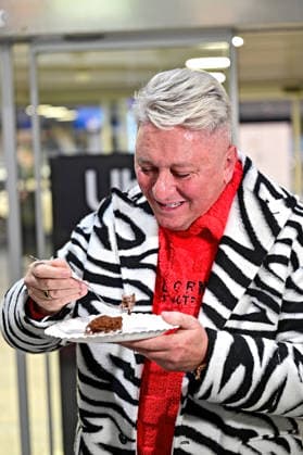 RTL - Dschungelcamp 2026. Hubert Fella anläßlich der Abreise der Kandidaten der RTL - Sendung Ich bin ein Star - holt mich hier raus zum Dschungel-Camp 2026 in Australien am 15.01.2026 auf dem Flughafen Frankfurt Main. 20260115MWI098606