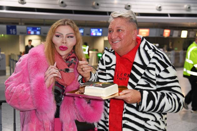 Hubert Fella mit bestem Freund Patrick Kroner - Abflug der Kandidaten der RTL TV-Show ICH BIN EIN STAR, HOLT MICH HIER RAUS am Frankfurter Flughafen in Frankfurt am Main am 15.01.2026