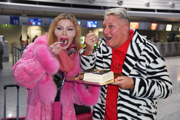 Hubert Fella mit bestem Freund Patrick Kroner - Abflug der Kandidaten der RTL TV-Show ICH BIN EIN STAR, HOLT MICH HIER RAUS am Frankfurter Flughafen in Frankfurt am Main am 15.01.2026