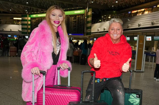 RTL Dschungelcamp - Frankfurt 2026. Hubert Fella & Patrick Mast bei der Abreise zur RTL-Sendung Ich bin ein Star Holt mich hier raus. Dschungelcamp 2026 am Flughafen Frankfurt. Frankfurt Flughafen Hessen