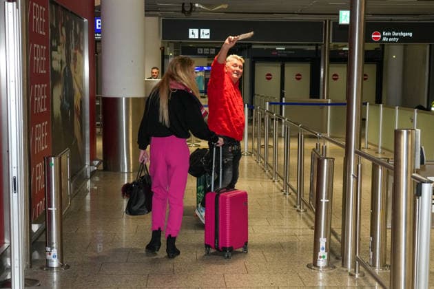 RTL Dschungelcamp - Frankfurt 2026. Hubert Fella bei der Abreise zur RTL-Sendung Ich bin ein Star Holt mich hier raus. Dschungelcamp 2026 am Flughafen Frankfurt. Frankfurt Flughafen Hessen