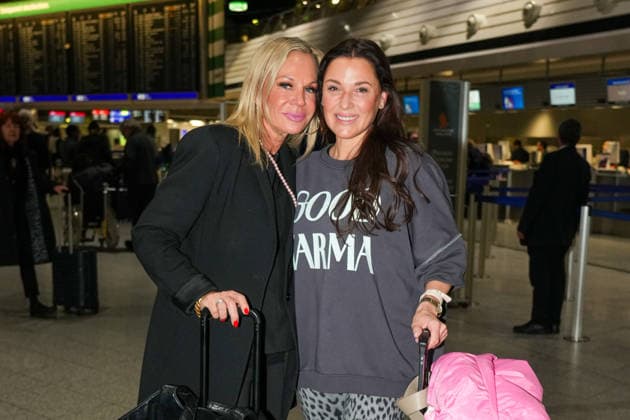RTL Dschungelcamp - Frankfurt 2026. Simone Ballack & Birgit Fischer Höpper bei der Abreise zur RTL-Sendung Ich bin ein Star Holt mich hier raus. Dschungelcamp 2026 am Flughafen Frankfurt. Frankfurt Flughafen Hessen