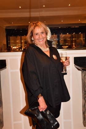 Diana Körner Premiere Wer schießt auf Frau Hummel? Komödie im Hotel Bayerischen Hof München 15. Januar 2026