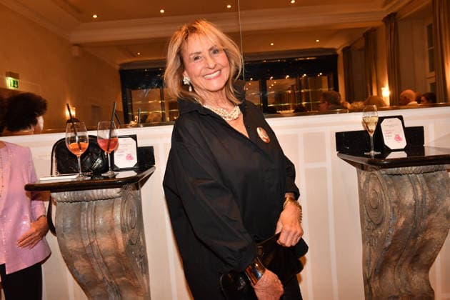 Diana Körner Premiere Wer schießt auf Frau Hummel? Komödie im Hotel Bayerischen Hof München 15. Januar 2026