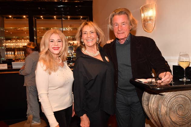 Julia Kent, Diana Körner Premiere Wer schießt auf Frau Hummel? Komödie im Hotel Bayerischen Hof München 15. Januar 2026