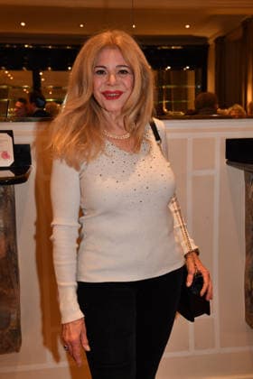Julia Kent Premiere Wer schießt auf Frau Hummel? Komödie im Hotel Bayerischen Hof München 15. Januar 2026