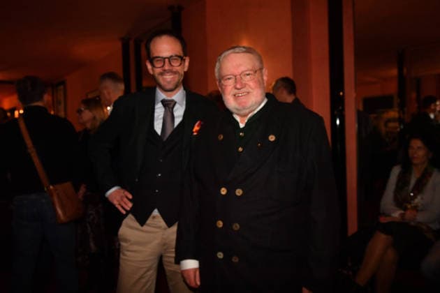 Anselm Bilgri mit Ehemann Premiere Wer schießt auf Frau Hummel? Komödie im Hotel Bayerischen Hof München 15. Januar 2026