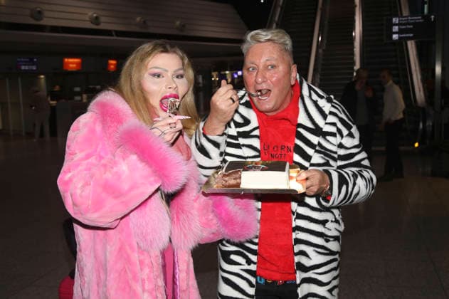 Patrick Mast und Hubert Fella bei der Abreise der Dschungelcamp-Kandidaten der RTL Reality-TV-Show Ich bin ein Star - holt mich hier raus nach Australien auf dem Flughafen Frankfurt am Main. Frankfurt, 15.01.2026