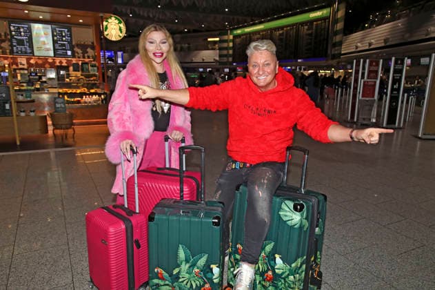 Patrick Mast und Hubert Fella bei der Abreise der Dschungelcamp-Kandidaten der RTL Reality-TV-Show Ich bin ein Star - holt mich hier raus nach Australien auf dem Flughafen Frankfurt am Main. Frankfurt, 15.01.2026