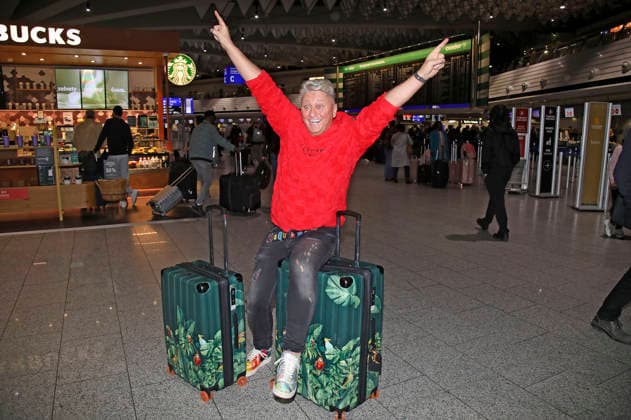Hubert Fella bei der Abreise der Dschungelcamp-Kandidaten der RTL Reality-TV-Show Ich bin ein Star - holt mich hier raus nach Australien auf dem Flughafen Frankfurt am Main. Frankfurt, 15.01.2026