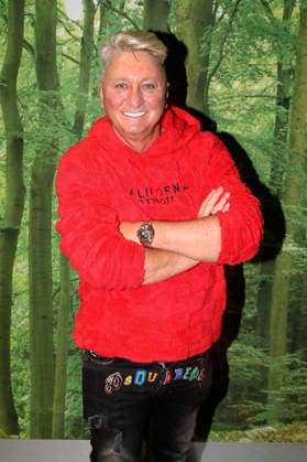 Hubert Fella bei der Abreise der Dschungelcamp-Kandidaten der RTL Reality-TV-Show Ich bin ein Star - holt mich hier raus nach Australien auf dem Flughafen Frankfurt am Main. Frankfurt, 15.01.2026